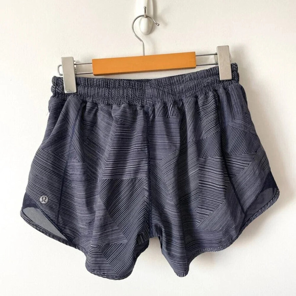 Lululemon Hotty Hot Short II 4" Etch Hail Midnight Navy Size 8 Tall - Picture 7 of 9